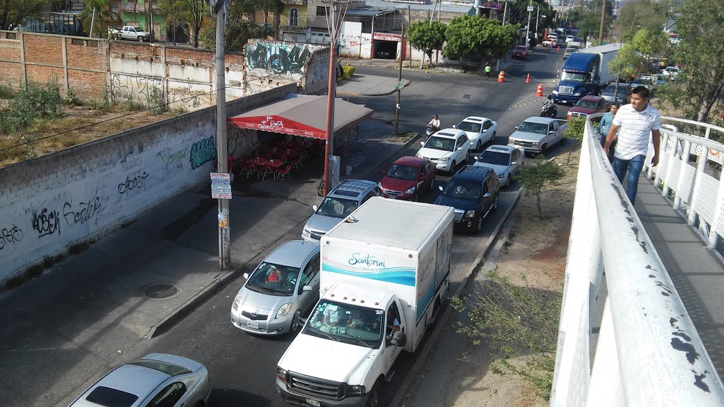 El cierre está de las 7:30 de la mañana y se tiene planeado abrir a las 19 horas