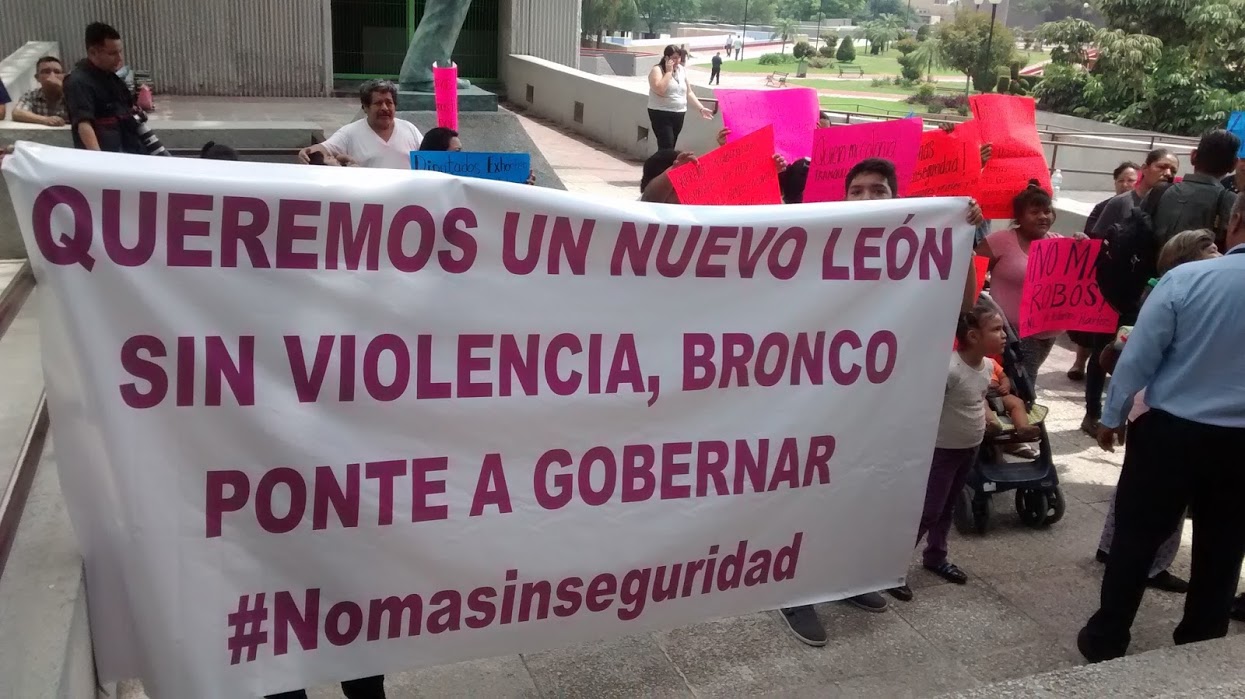 Los manifestantes de Fomerrey 112 acudieron al Congreso local. 
