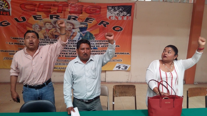 Maestros de la Ceteg y servidores públicos de Guerrero realizarán un paro el 15 de mayo contra la reforma educativa.