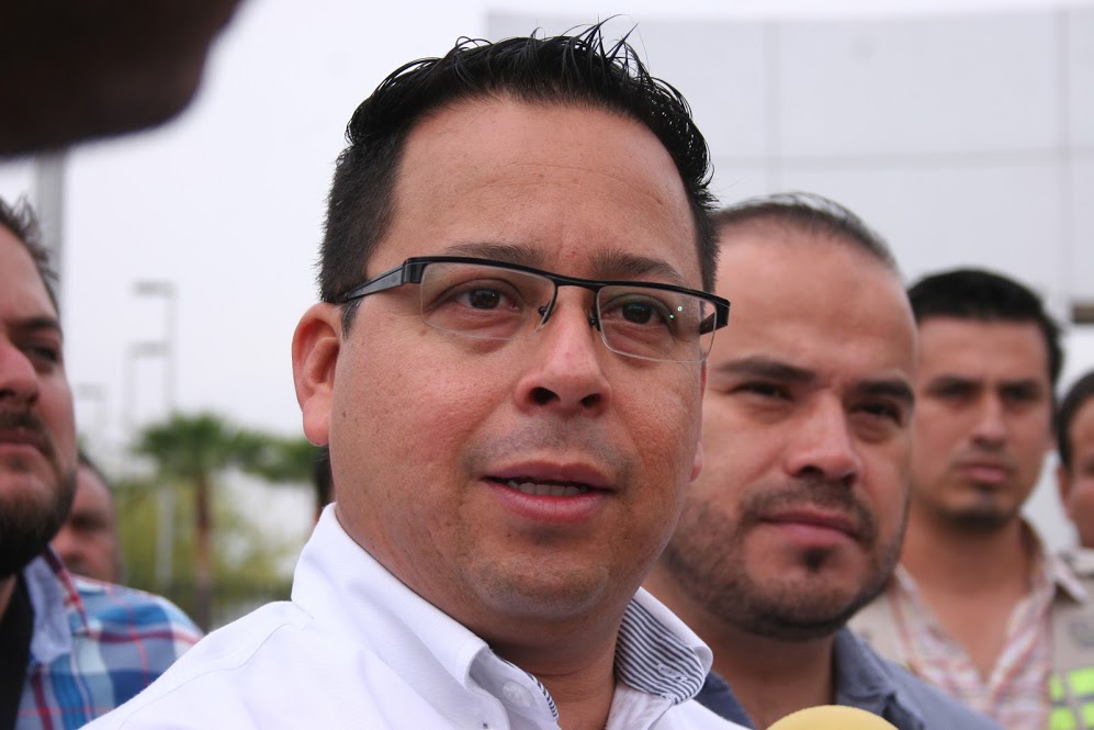 Alcalde de Santa Catarina en operativo ambiental. 