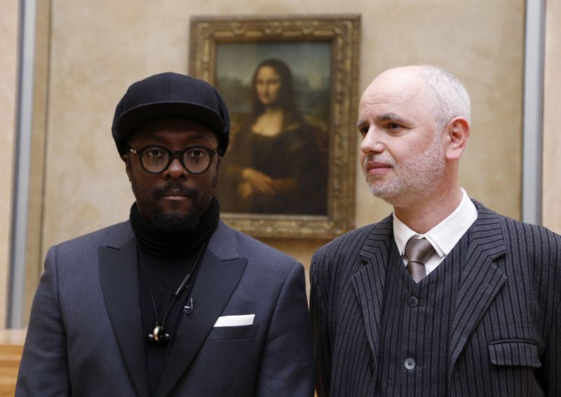 Frederic Dassas, curador del museo Louvre, recibió al músico Will.I.Am.