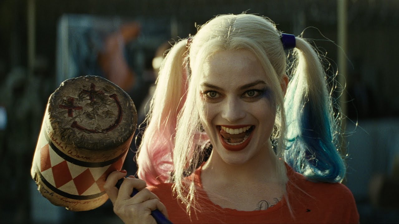 Margot Robbie interpreta a Harley Quinn. 