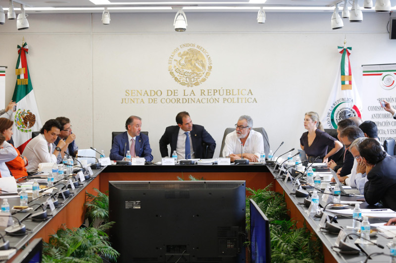 Pablo Escudero acusó que los ciudadanos intentan presionar al Senado a violar la Constitución, una vez que la iniciativa ciudadana prevé intervenir ll