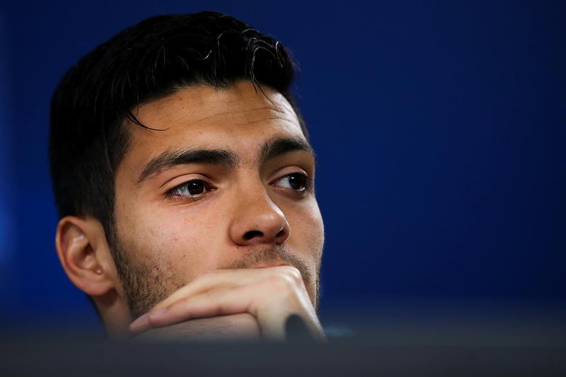 Raúl Jiménez durante la conferencia de prensa del Benfica