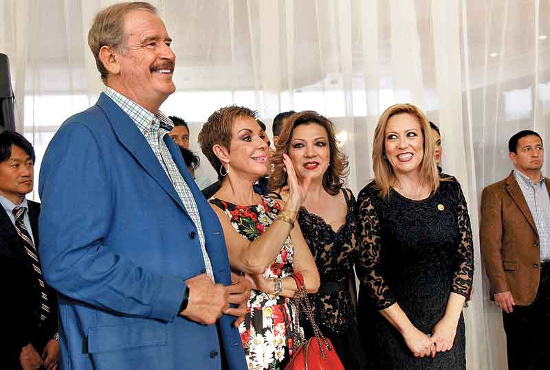 Vicente Fox y su esposa, Marta Sahagún, asistieron ayer a la inauguración del consulado general de Japón en León, Guanajuato.