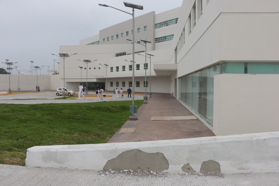 Daños en nuevo hospital Carlos Canseco.