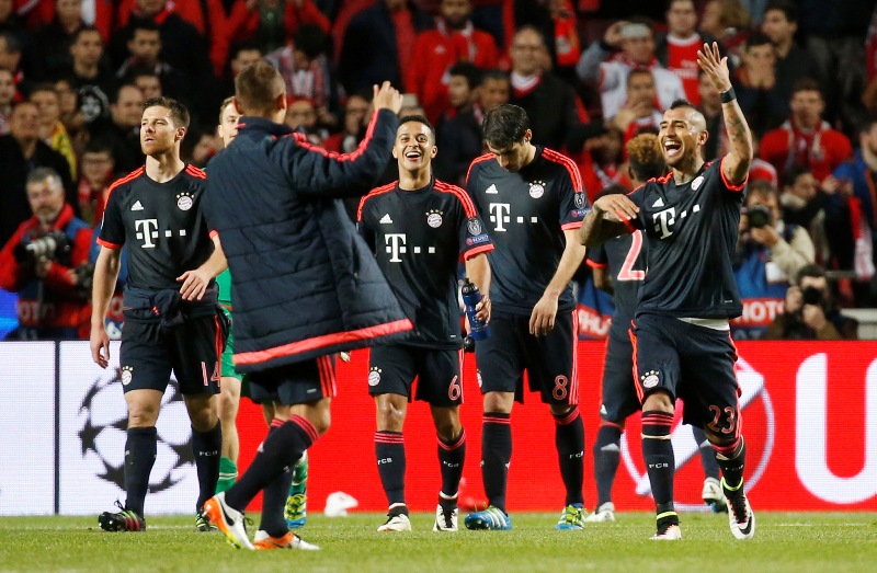 Jugadores del Bayern celebran el pase a semis 