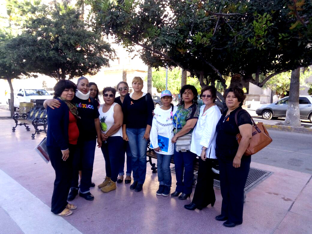 Mujeres taxistas de Torreón denunciaron que el programa de autoempleo no cumple su objetivo.