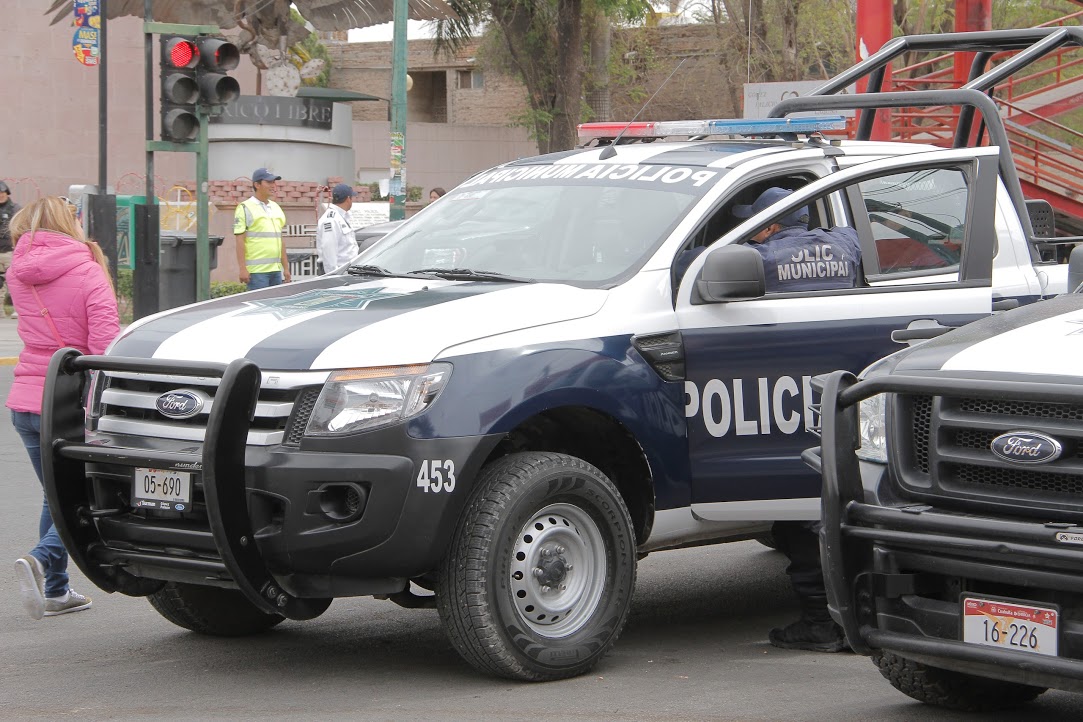 La policía de Gómez Palacio evitó que un ladrón fuera linchado en el fraccionamiento Santa Rosa.
