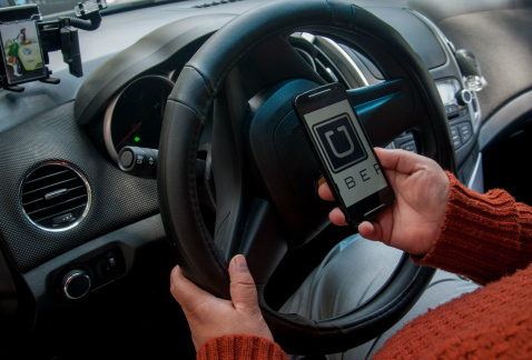Quejas ciudadanas contra Uber en la Ciudad de México, debido a las tarifas que impone, motivó que la Asamblea Legislativa pida a la Secretaría de Movi