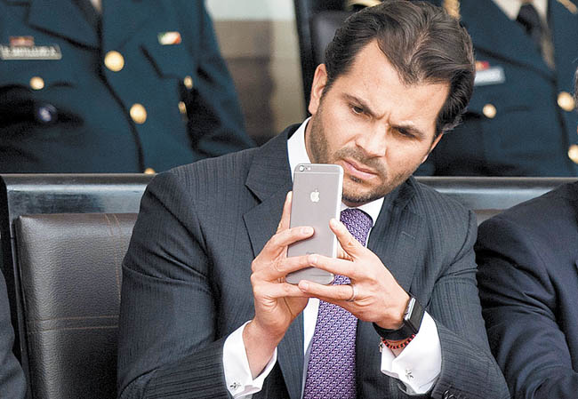 Rafael Pacchiano, titular de Semarnat, se reunió en privado con senadores de PRI y PVEM. 