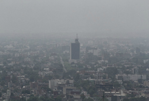 De 2002 a 2006, todos los días se rebasaron los 150 puntos de contaminación ambiental, por lo que con los actuales límites, diario se hubiera decretad