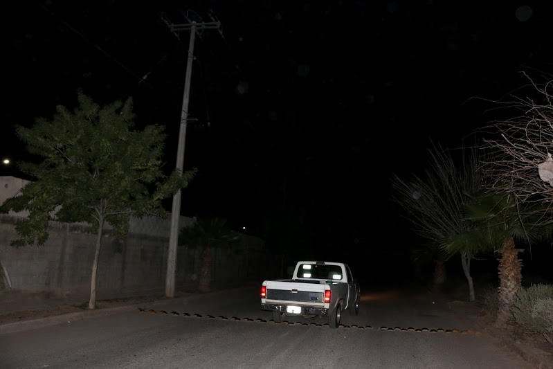 Sin alumbrado en calle Julio Verne del fraccionamiento Villas San Agustín de Torreón. 