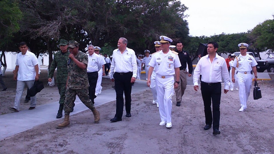 Gobernador visita nuevo complejo en San Fernando.