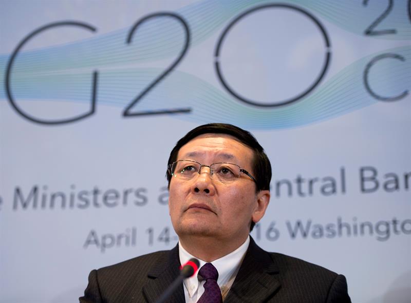 El ministro de Finanzas chino, Lou Jiwei, durante la conferencia de prensa del G20 en la sede del FMI en Washington