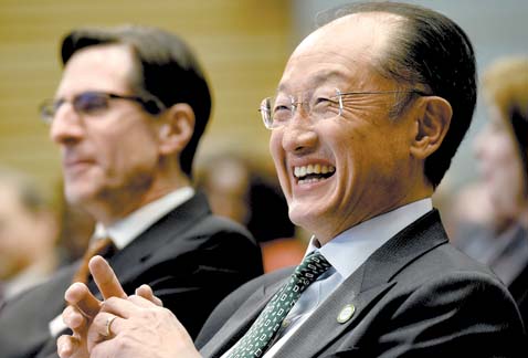 El presidente del Banco Mundial, Jim Yong Kim, se dijo muy procupado por la actividad de algunos 'holdings' para evadir compromisos con el fisco.