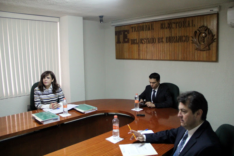 Sesión del Tribunal Estatal Electoral.