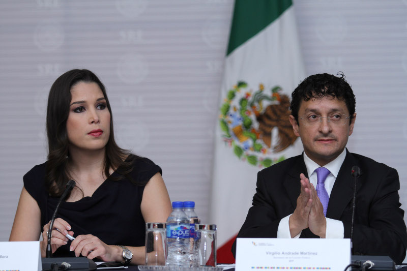 Ximena Puente de la Mora, comisionada presidente del INAI, y Virgilio Andrade Martínez, presidente de la SFP.