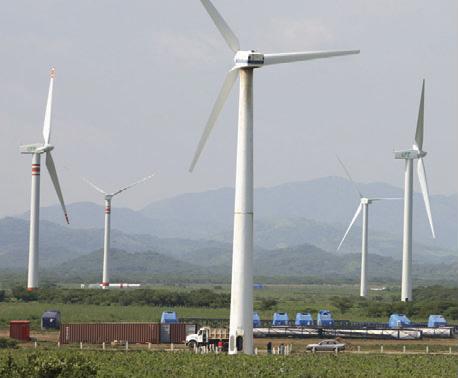 Una de las inversiones será del rubro de energía eólica.