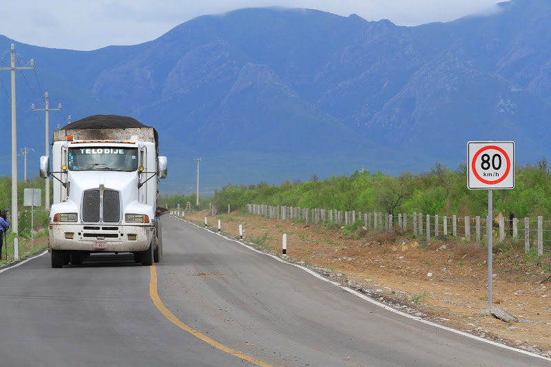 Obras de infraestructura benefician a 15 municipios de Coahuila.