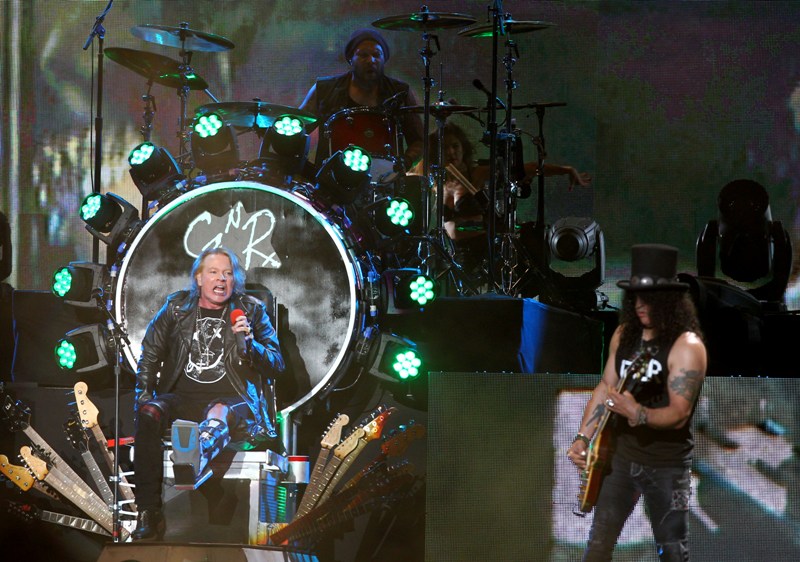 Guns N' Roses imponen con su música en el Foro Sol. 