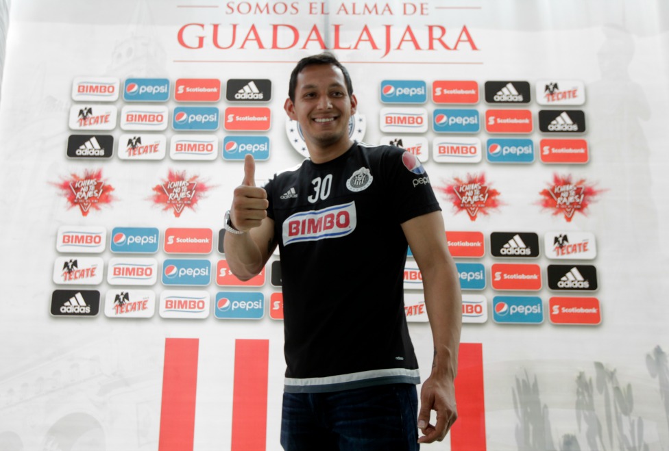 Rodolfo Cota ha respondido en momentos claves para Chivas