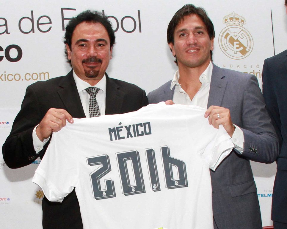 Hugo Sánchez y Bruno Marioni en la presentación de las clínicas del Real Madrid