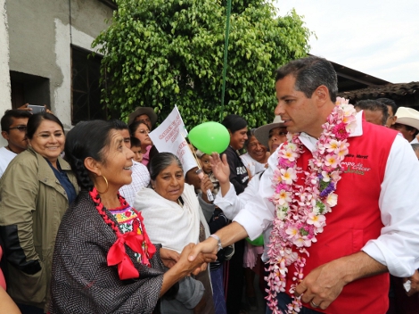 El candidato de alianza PRI-PVEM-Nueva Alianza llegó hasta este el último rincón de la región Chatina para pedir el voto de los indígenas zapotecos.