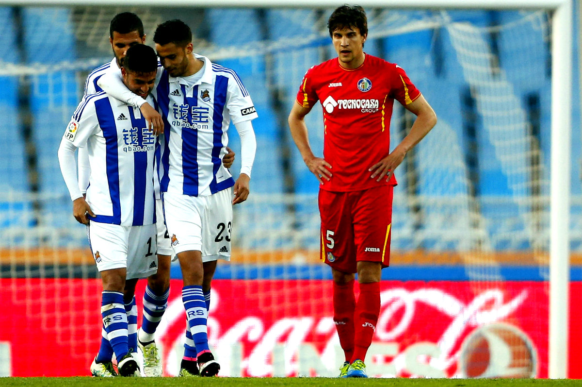 Carlos Vela marcó y Diego Reyes festejó con su compatriota en la Real 