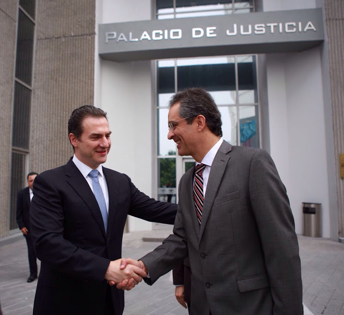 El edil dijo que estas mesas de trabajo tienen que ver también con la Procuraduría de Justicia en el Estado, el Instituto de Protección a Víctimas y o
