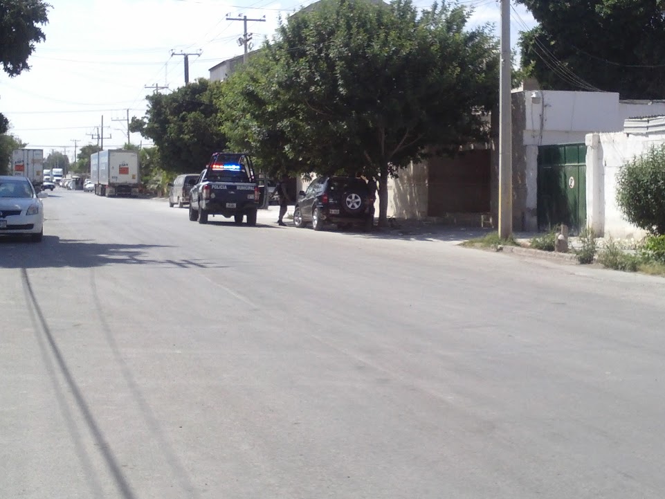 Se reportó un asalto con violencia en el Parque Industrial Lagunero, donde robaron 5 mil pesos a una mujer.