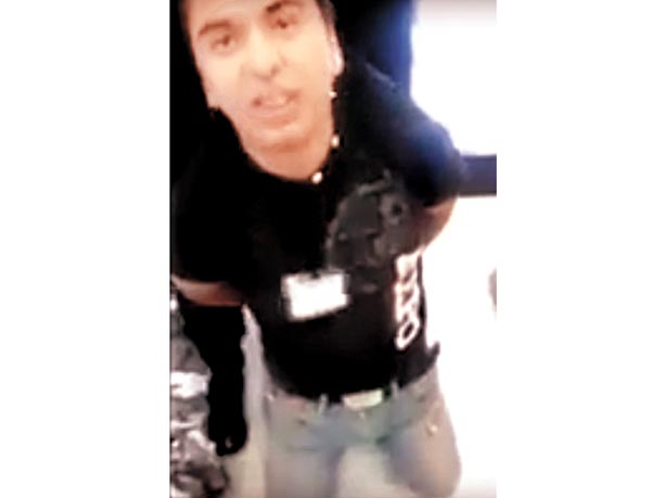 Uno de los jóvenes agredidos.