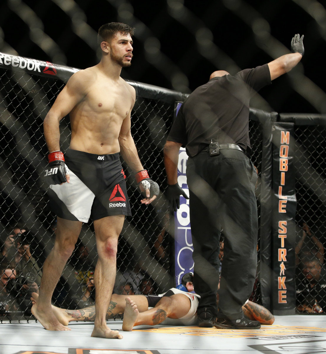 Yair Rodríguez previo a su pelea ante Andre Fili, UFC 197