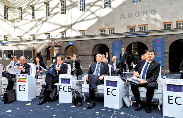 Funcionarios de 28 naciones de la UE se reunieron en Ámsterdam.