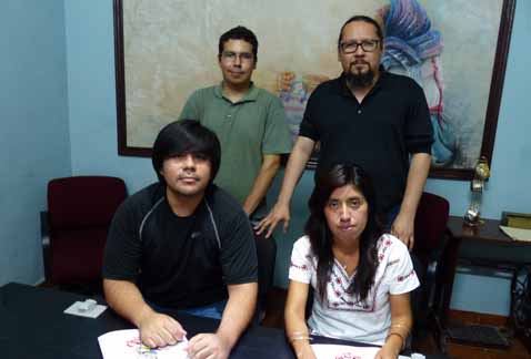 Sergio Aguilar (izquierda, abajo), uno de los alumnos.