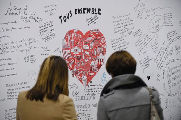 En la estación se instaló un "muro de recuerdos" para que los viajeros puedan recordar a las víctimas del atentado.