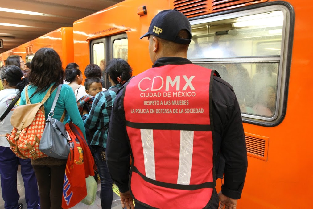 Esta mañana se implementó un operativo en Metro y Metrobús para evitar el acoso sexual hacia las mujeres.