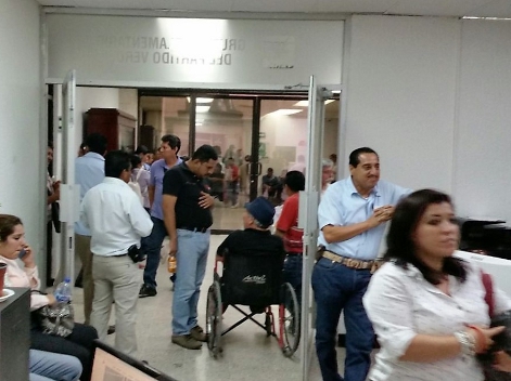 Indígenas mantuvieron retenidos a 300 personas más de ocho horas por lo que el gobierno estatal realizó un operativo de desalojo.    