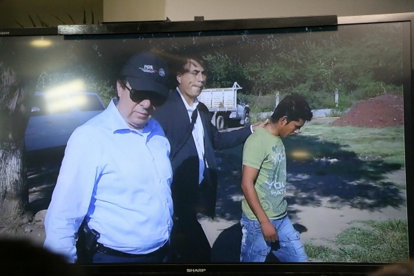 En el recorrido del 28 de octubre de 2014, Agustín García Reyes, El Chereje, detenido por la desaparición de los 43 normalistas, los guió hacia el río