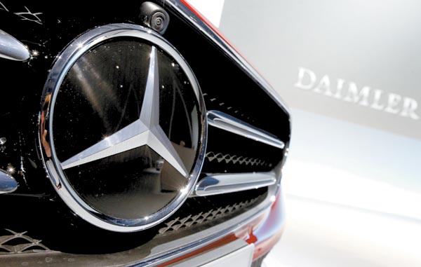 El logotipo de Mercedes Benz, una de las marcas afectadas.