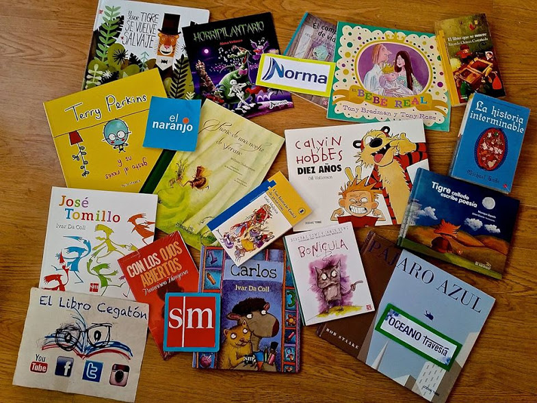 Para poder participar en la rifa de los libros los organizadores piden a los interesados buscar en sus redes sociales de Facebook, Twitter e Instagram