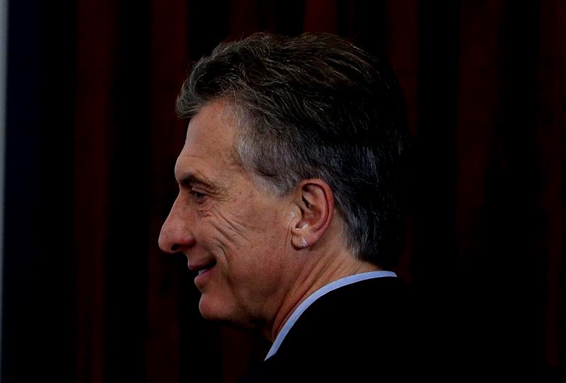 El presidente de Argentina, Mauricio Macri, ha amenazado con vetar la ley sobre despidos si es aprobada en el Congreso
