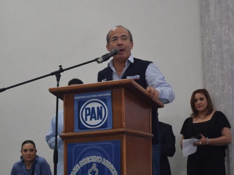 El ex presidente Felipe Calderón acompañó a los candidatos a la alcaldía de esta capital y al de la gubernatura de Chihuahua, Maru Campos y Javier Cor