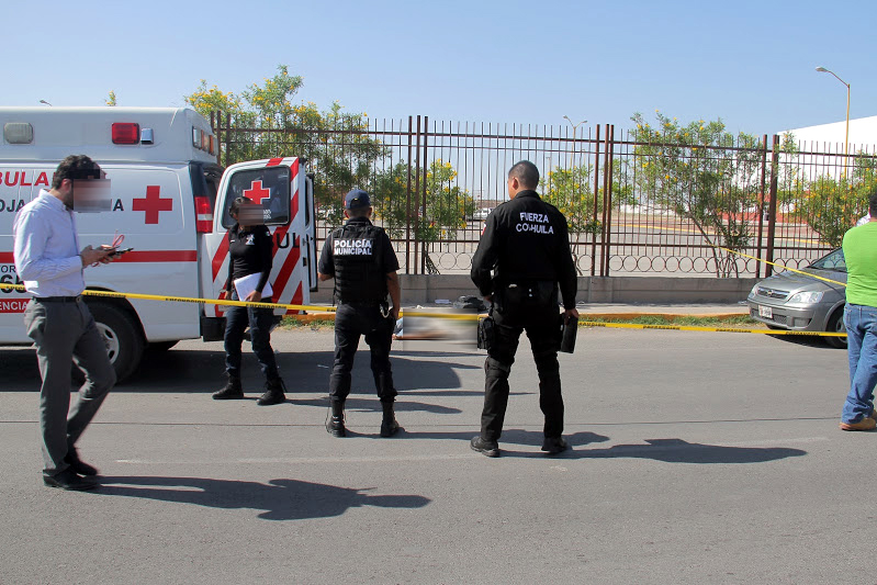 Ciclista muere arrollado en el periférico de Torreón. 