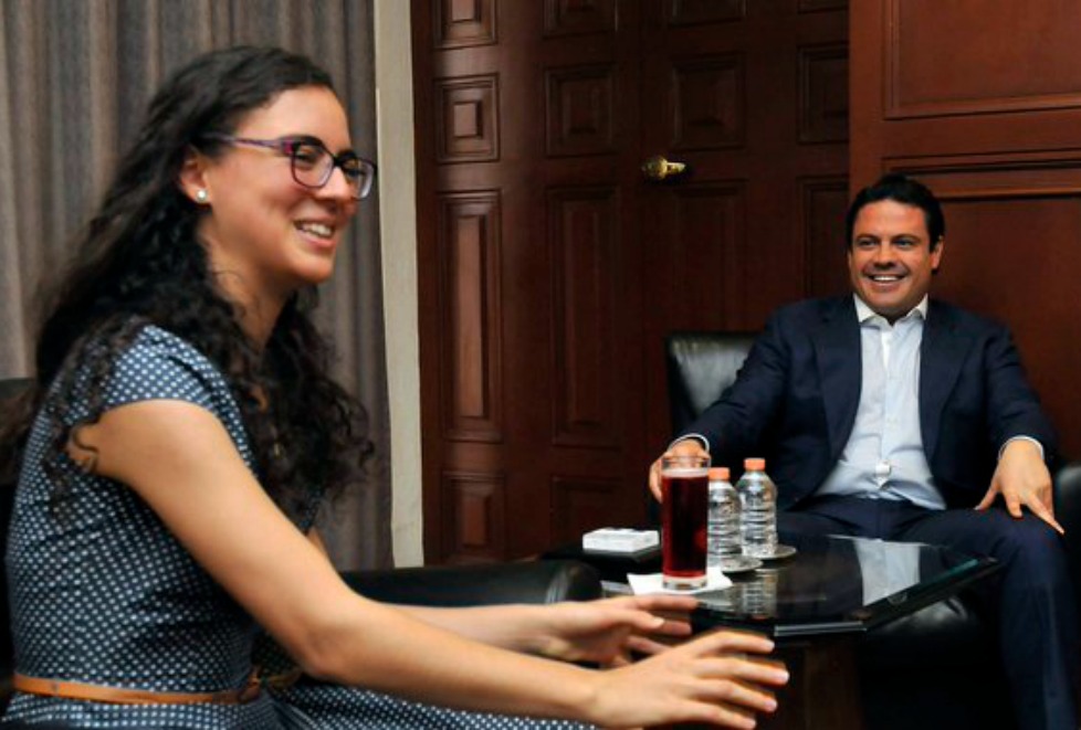 Olga Medrano durante el encuentro con Aristóteles Sandoval, realizado en Casa Jalisco.