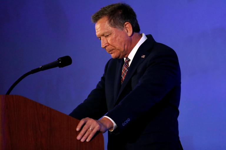 John Kasich anunció su retiro de la contienda por la Casa Blanca
