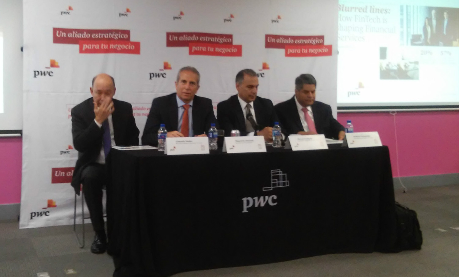 PwC presentó su informe "Blured lines: How Fintech is shaping Financial Services"