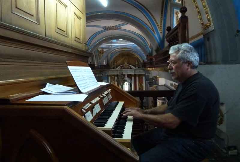 El encargado de abrir el ciclo esta noche será el organista Clemente Quezada