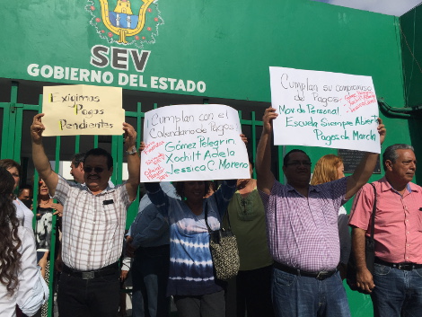 Maestros toman Secretaría de Educación en Veracruz - Grupo Milenio