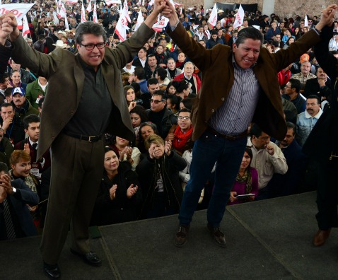 El delegado de la Cuauhtémoc, Ricardo Monreal, y su hermano, David, durante el inicio de campaña en Zacatecas. 